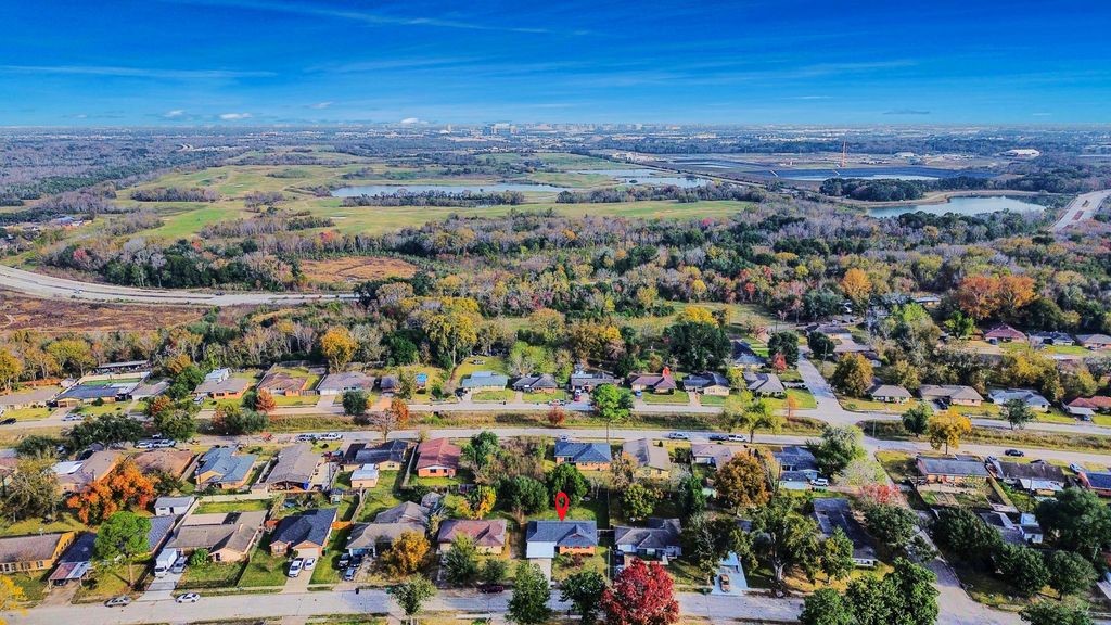 2914 Dragonwick Drive Houston, TX 77045 - Photo 34 of 37 an aerial view of a city