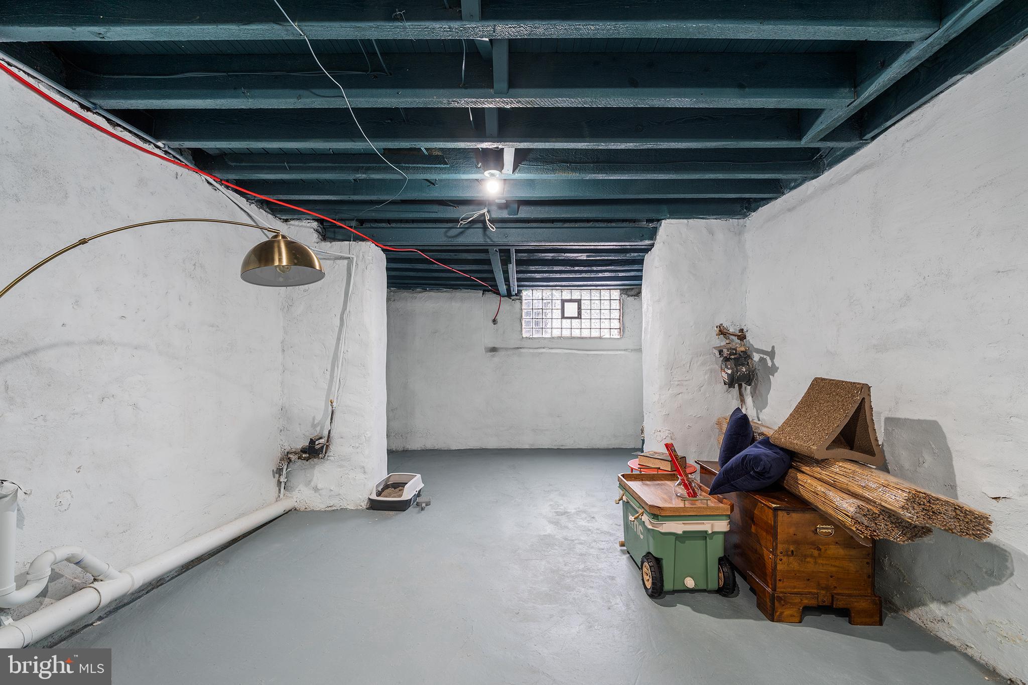5426 Irving Street Philadelphia, PA 19139 - Photo 26 of 28 a living room with furniture