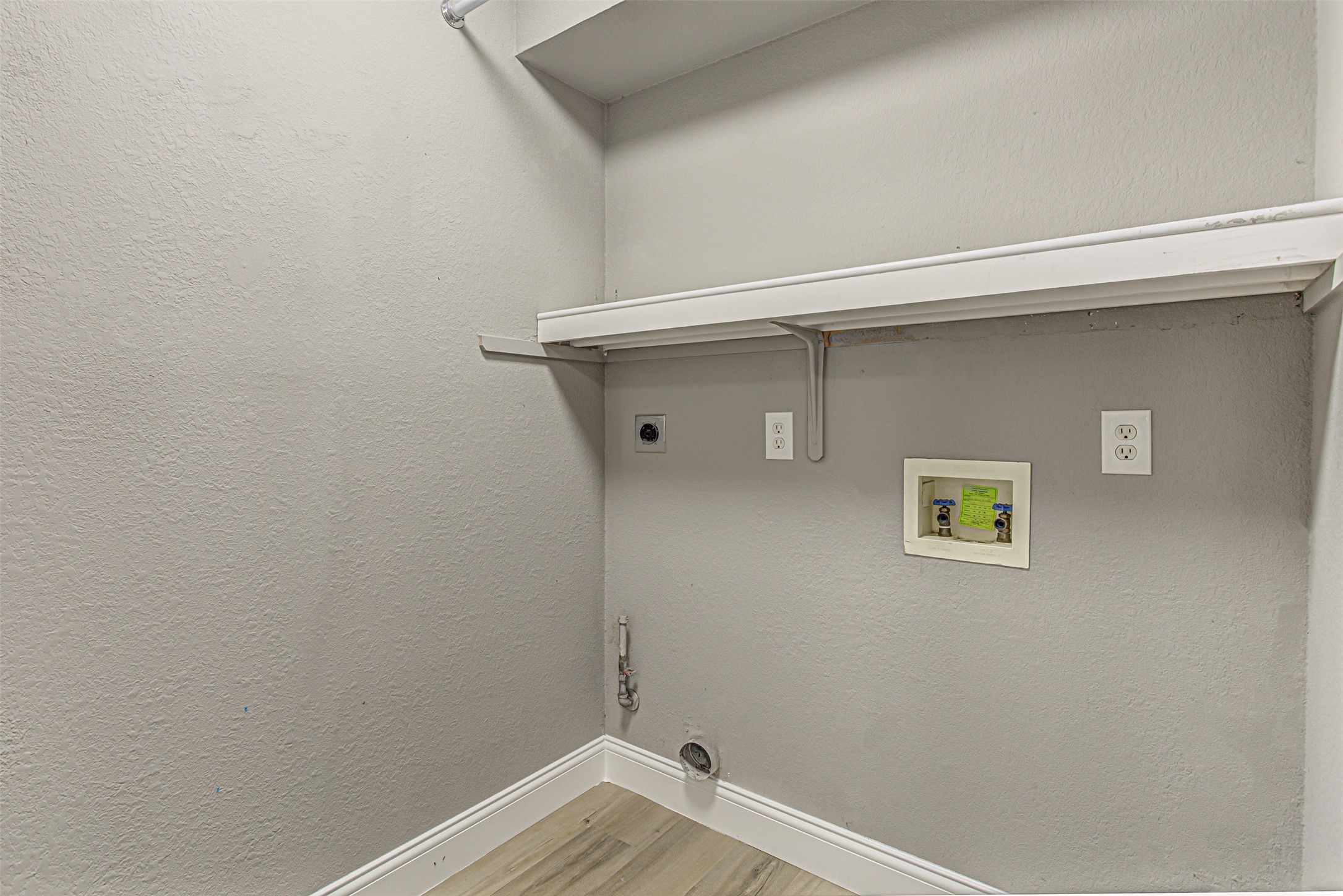 17838 Loch Linnhe Loop Pflugerville, TX 78660 - Photo 24 of 35 a view of utility room