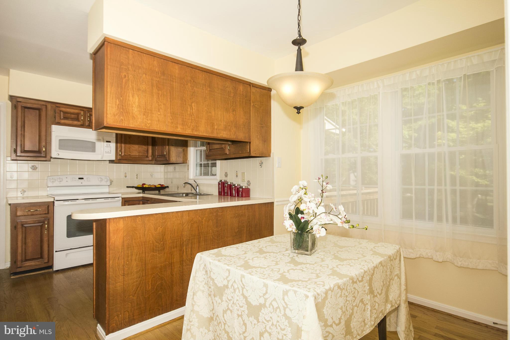 1609 Chester Mill Road Silver Spring, MD 20906 - Photo 6 of 27 Breakfast Area