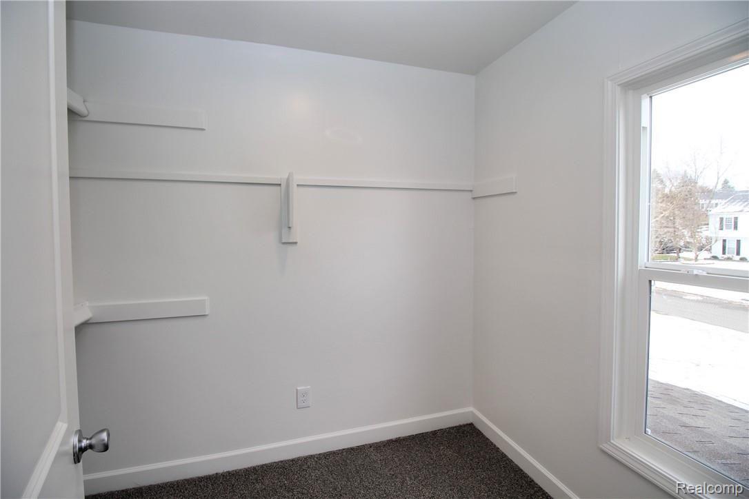 1372 East Fairview Lane Rochester, MI 48306 - Photo 19 of 34 18.jpg