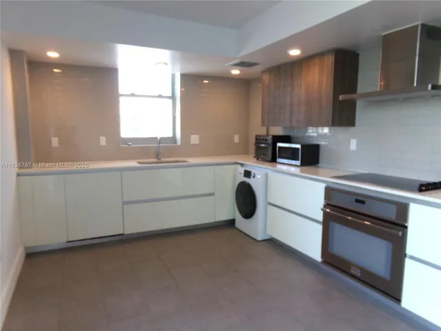 $720,000 | 1025 92nd Street, Unit 804, Bay Harbor Islands, FL 33154