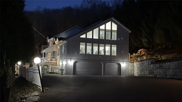 $799,000 | 1313 Holly Hill Road, Vestal, NY 13850