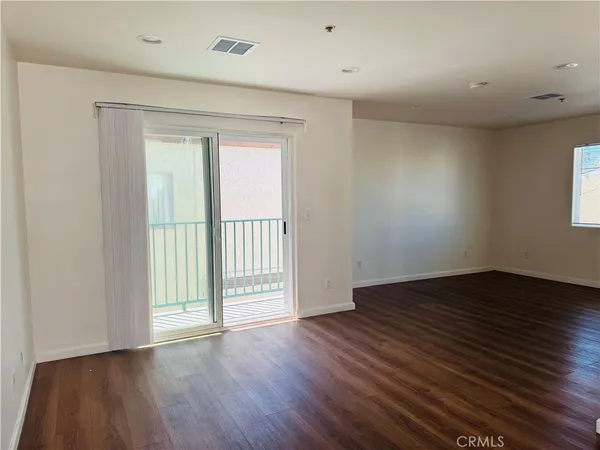 $1,900 | 7228 Independence Avenue, Unit 3, Canoga Park, CA 91303