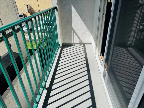 $1,900 | 7228 Independence Avenue, Unit 3, Canoga Park, CA 91303