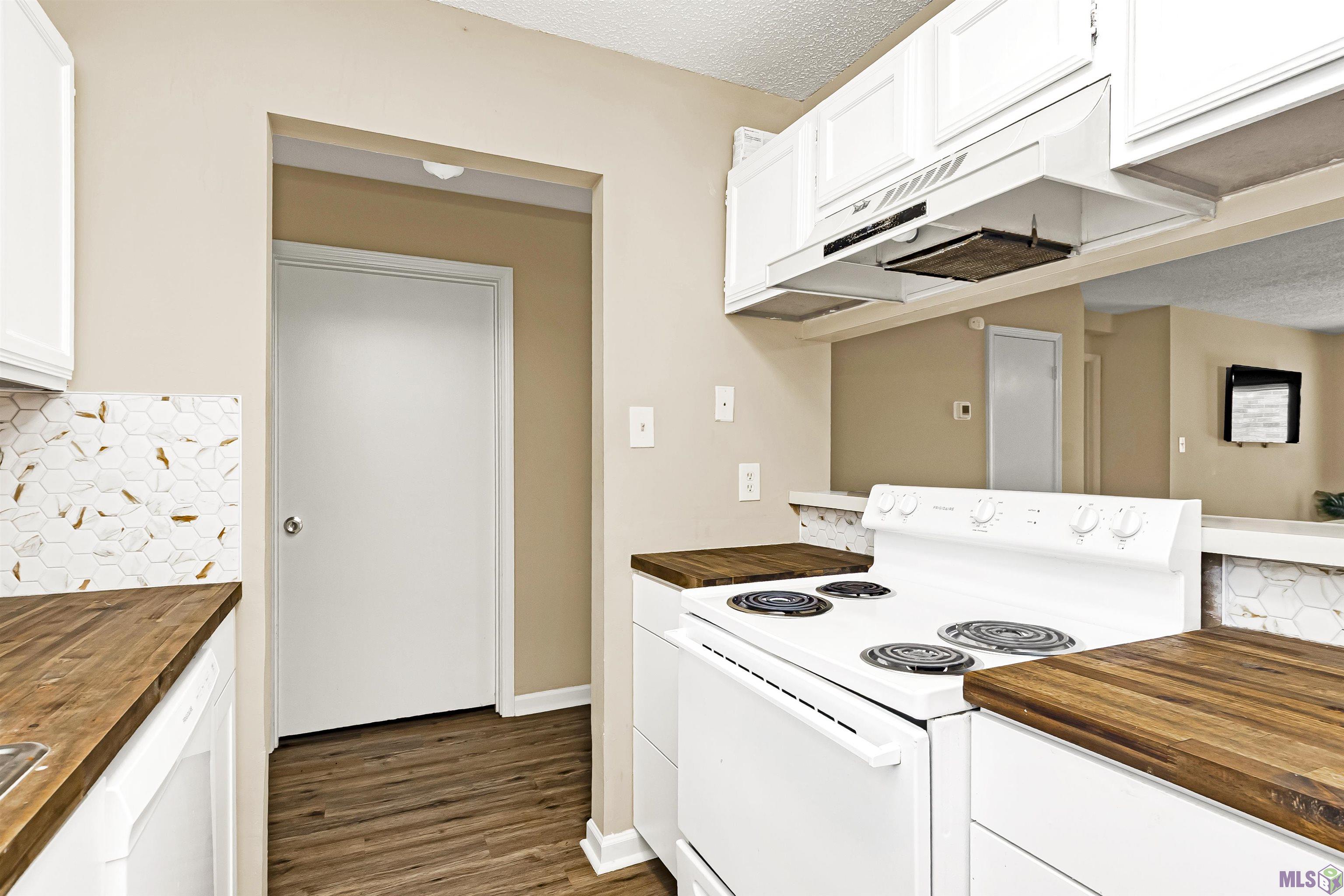 1826 South Brightside View Drive, Unit M Baton Rouge, LA 70820 - Photo 2 of 10