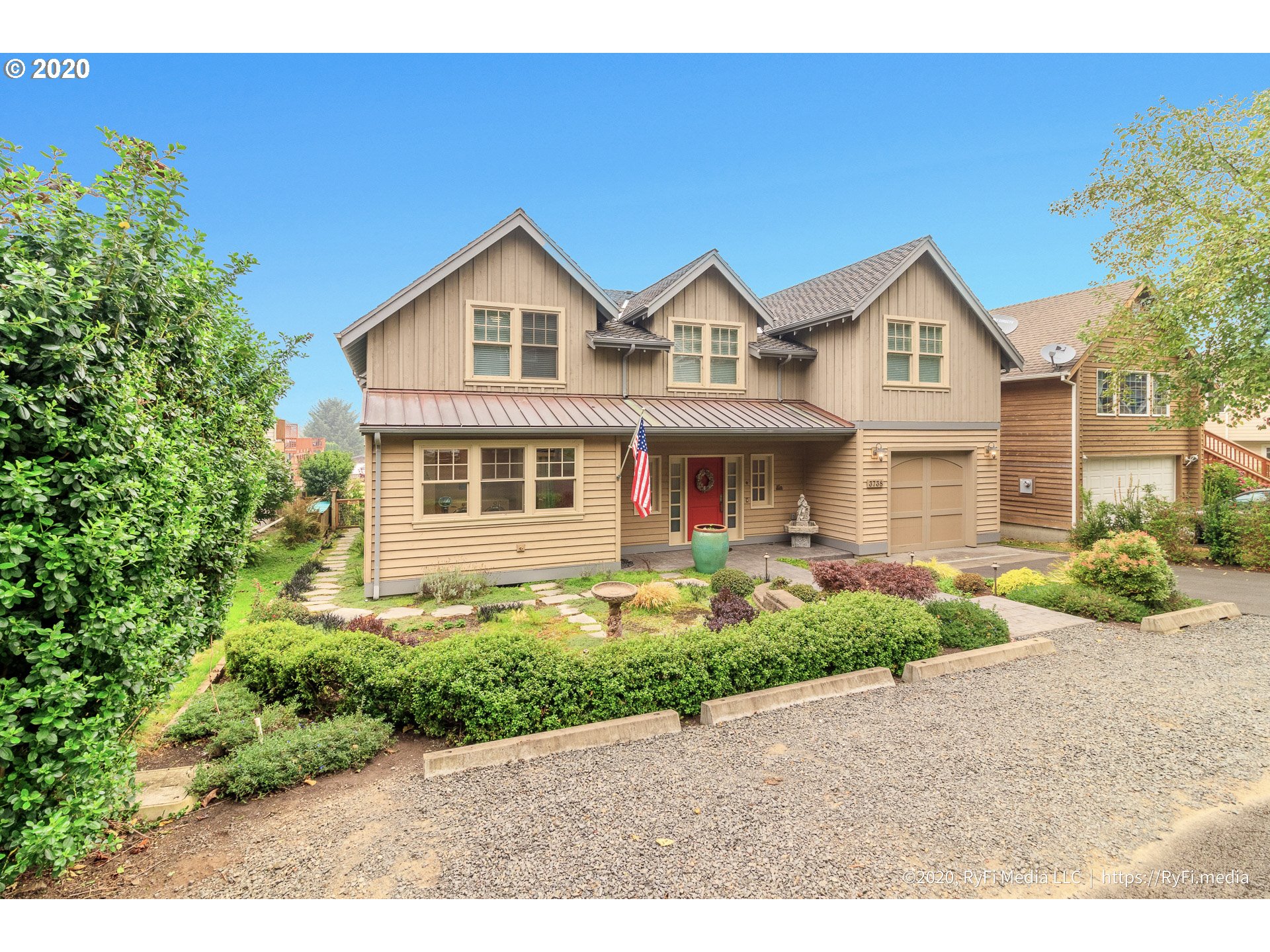 3738 Coho Place, Cannon Beach, OR 97110 Compass