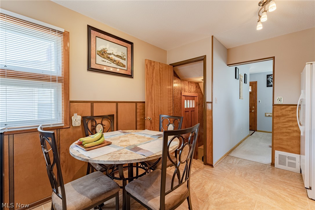 19127 Homeway Road Cleveland, OH 44135 - Photo 8 of 34 Gallery Image 8