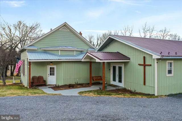 a view of a house with a entertaining space