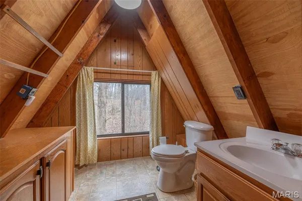 $375,000 | 294 East Wanderfern Cir Drive, Innsbrook, MO 63390
