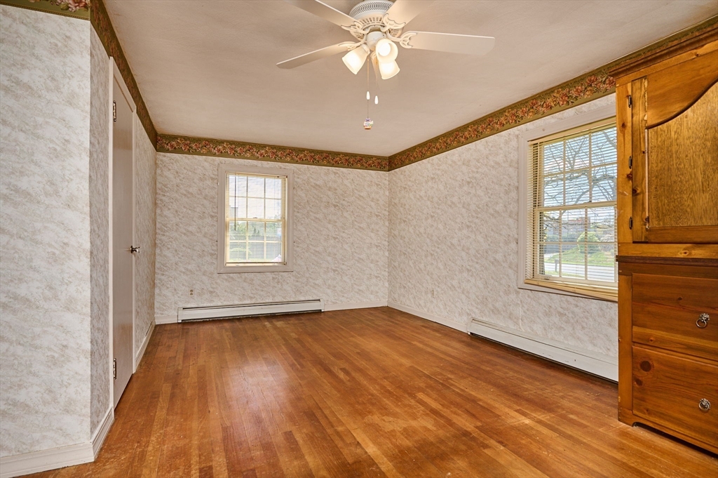 363 Cooley Street Springfield, MA 01128 - Photo 14 of 37