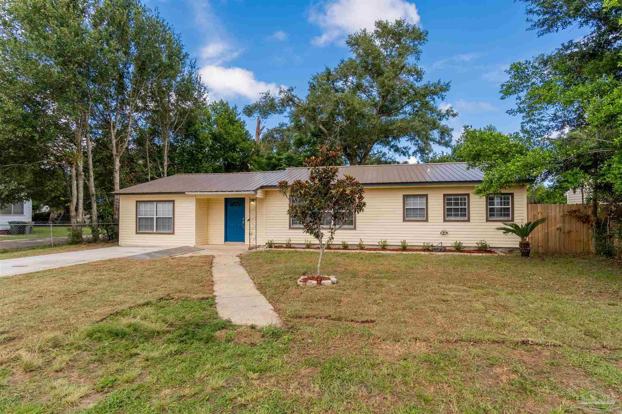 109 Reed Road Pensacola, FL 32507 - Photo 2 of 37