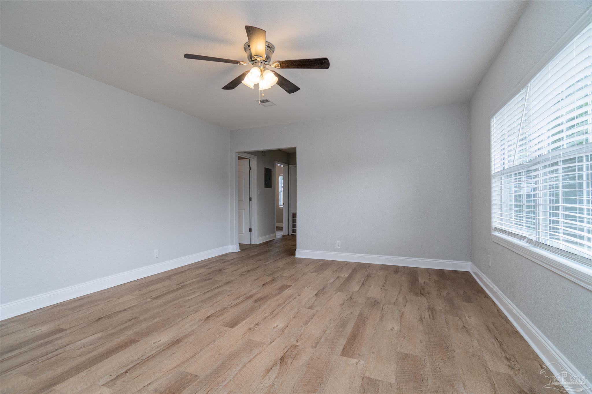 109 Reed Road Pensacola, FL 32507 - Photo 11 of 37