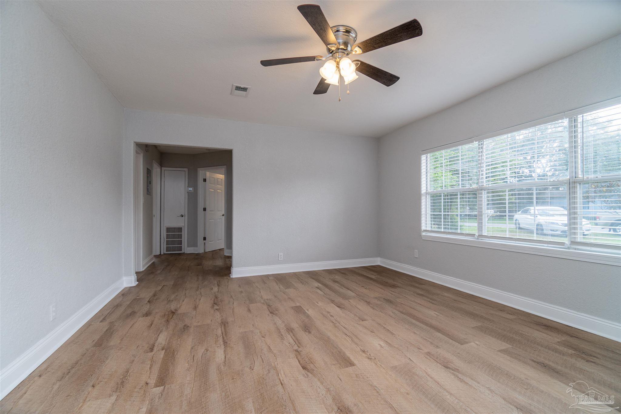 109 Reed Road Pensacola, FL 32507 - Photo 12 of 37