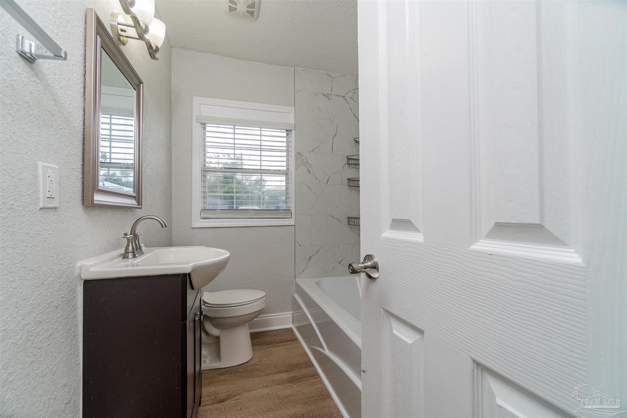 109 Reed Road Pensacola, FL 32507 - Photo 16 of 37