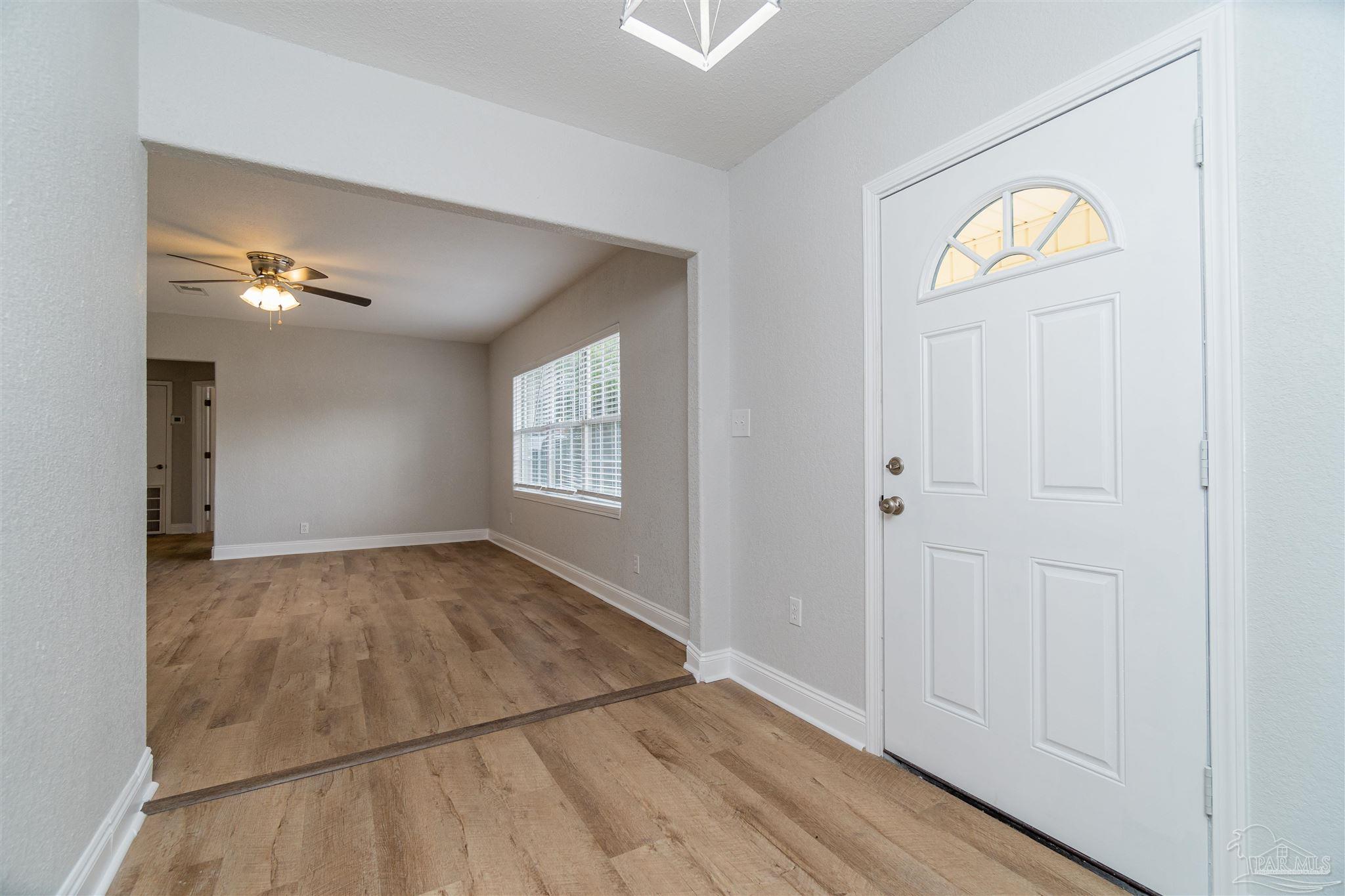 109 Reed Road Pensacola, FL 32507 - Photo 5 of 37