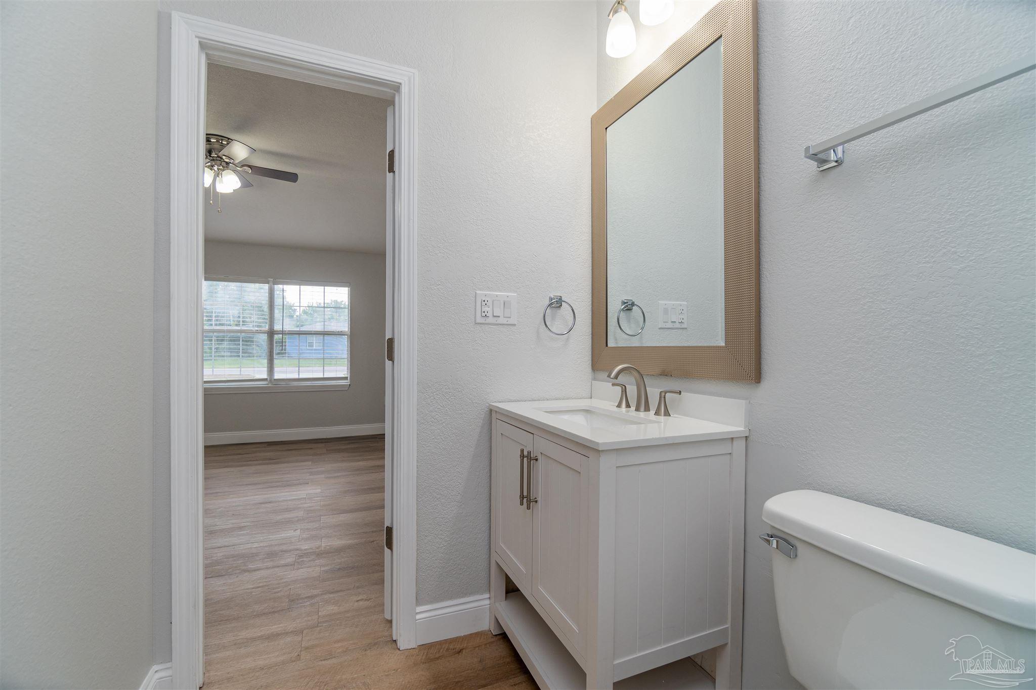 109 Reed Road Pensacola, FL 32507 - Photo 10 of 37