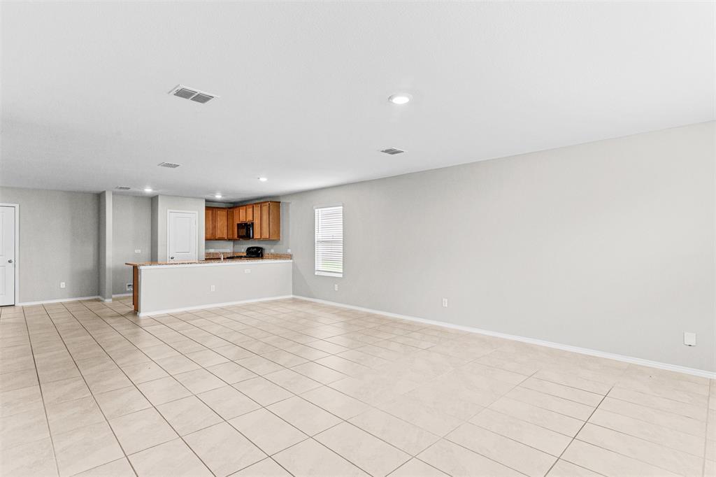 4052 Dublin Ridge Drive Fort Worth, TX 76036 - Photo 7 of 19