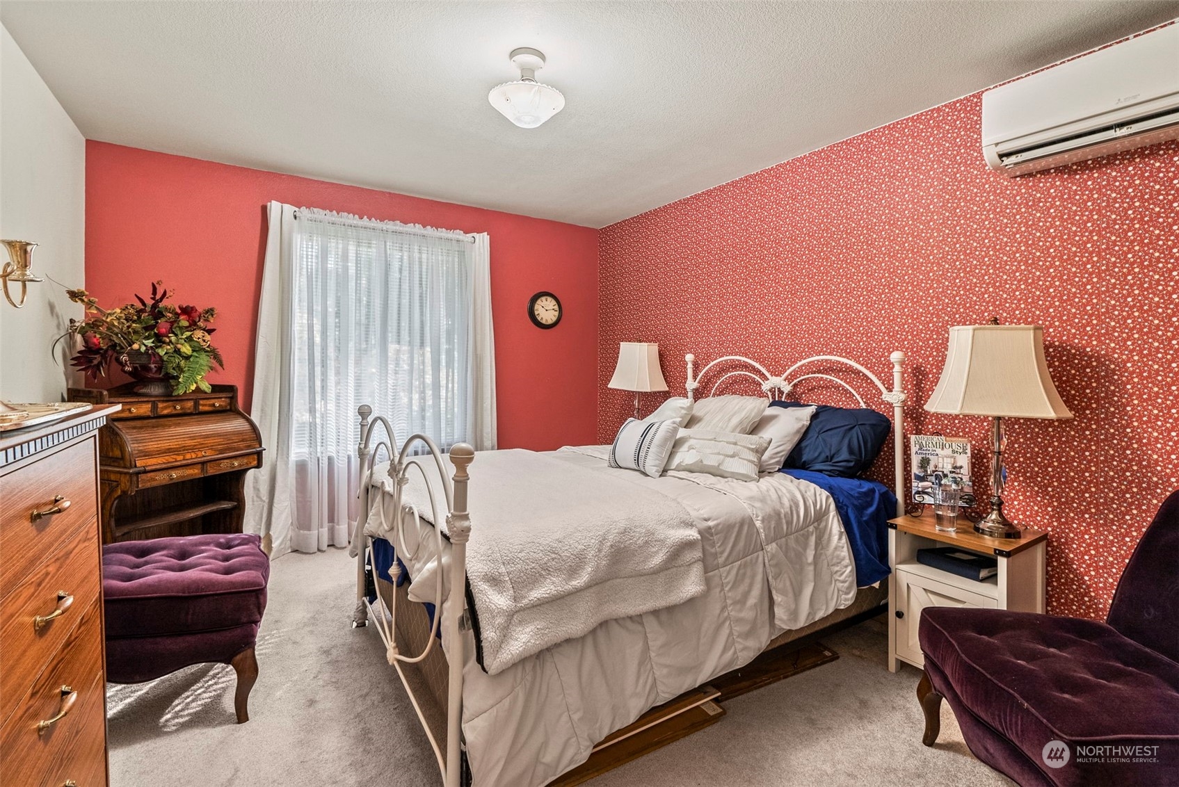 414 D Chilvers Road, Unit D Chehalis, WA 98532 - Photo 23 of 36 a bedroom with a bed and a potted plant
