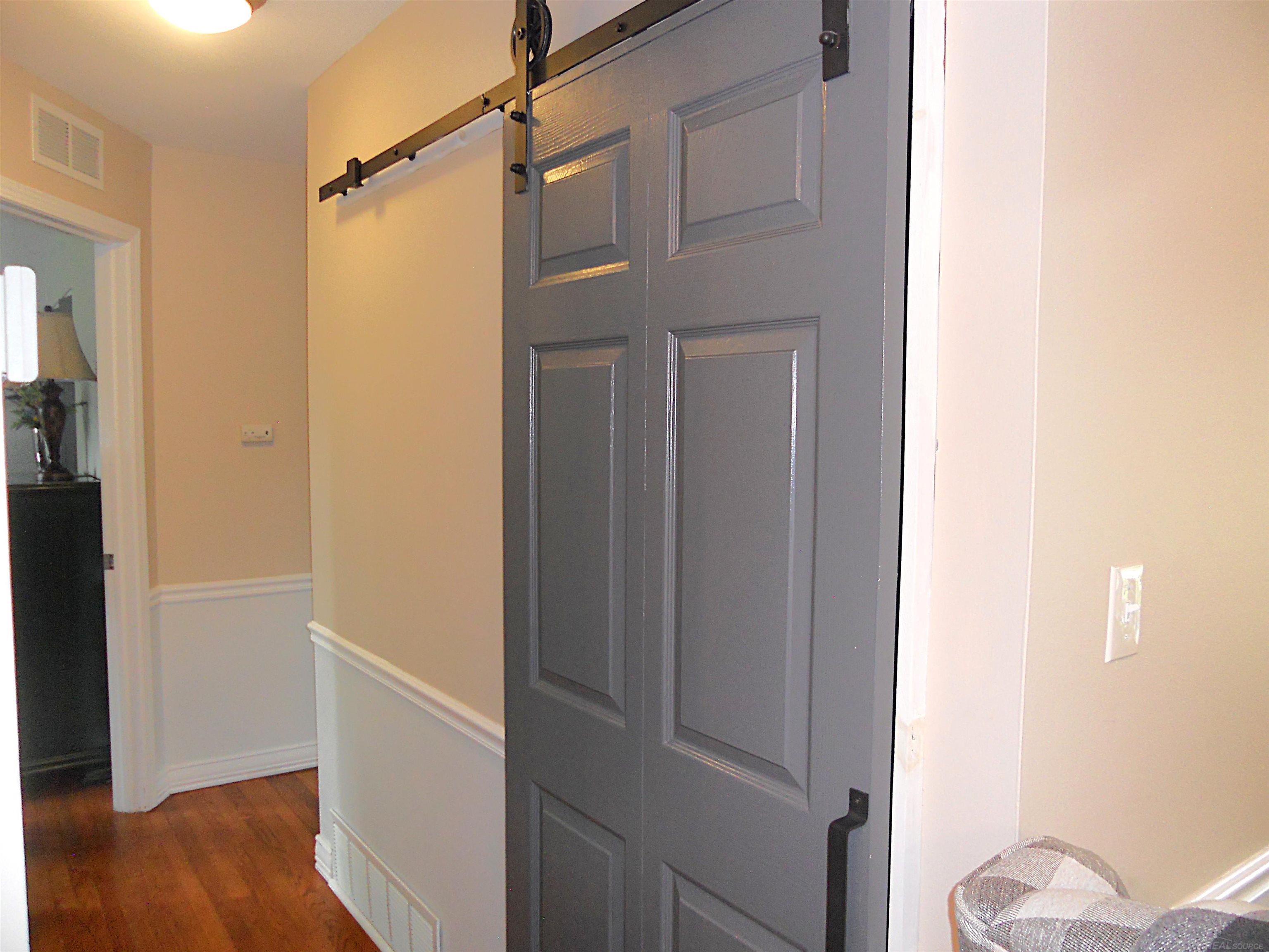 625 Rewold Drive Rochester, MI 48307 - Photo 31 of 69 50213110-6f2081f1-12fe-4cde-8995-9773ffaccf8d.JPG