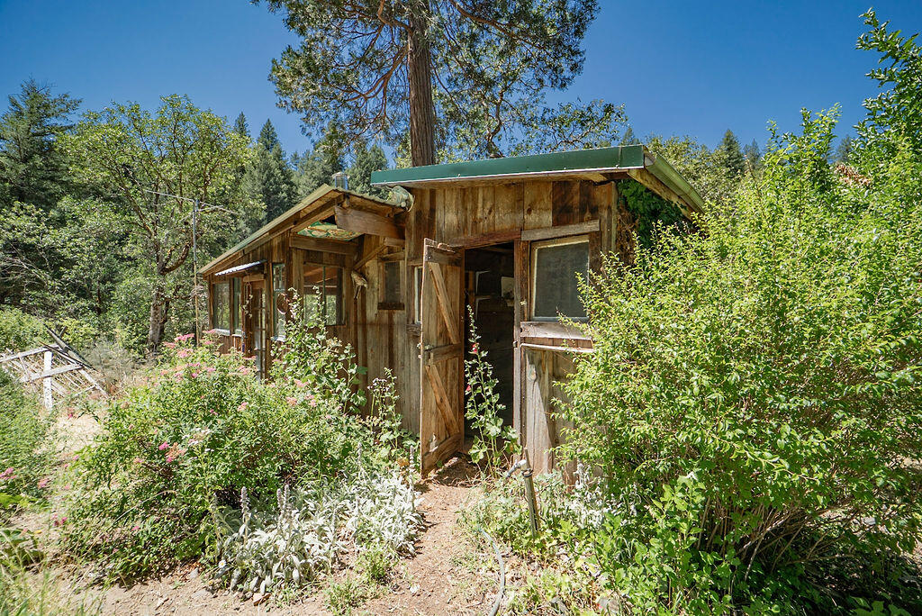 691 Lost Bridge Road Lewiston, CA 96052 - Photo 43 of 52 art studio/workshop