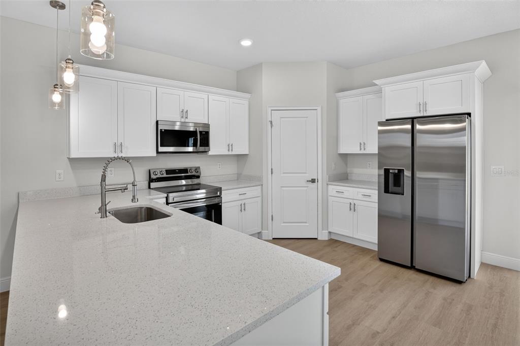 4548 Southwest 155th Place Road Ocala, FL 34473 - Photo 5 of 30