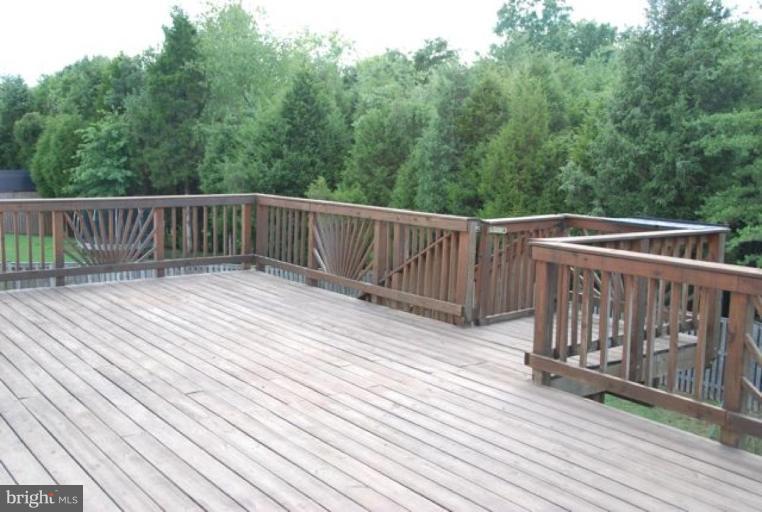 8580 Rothbury Drive Bristow, VA 20136 - Photo 2 of 10 Deck
