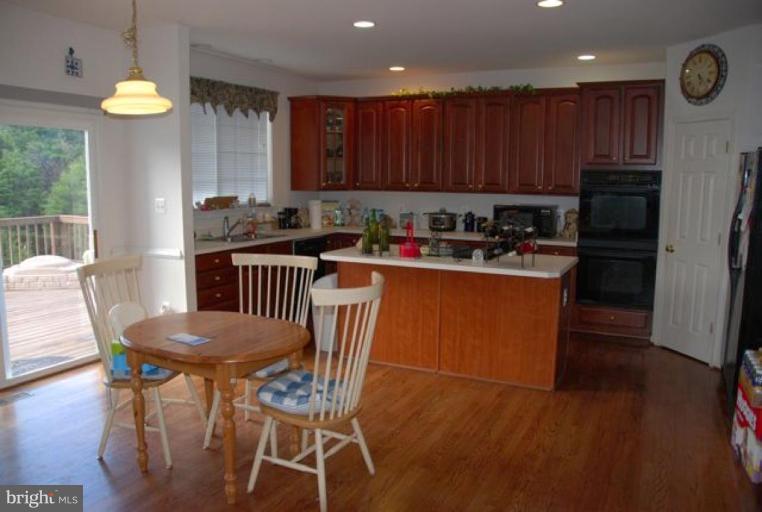 8580 Rothbury Drive Bristow, VA 20136 - Photo 6 of 10 Kitchen