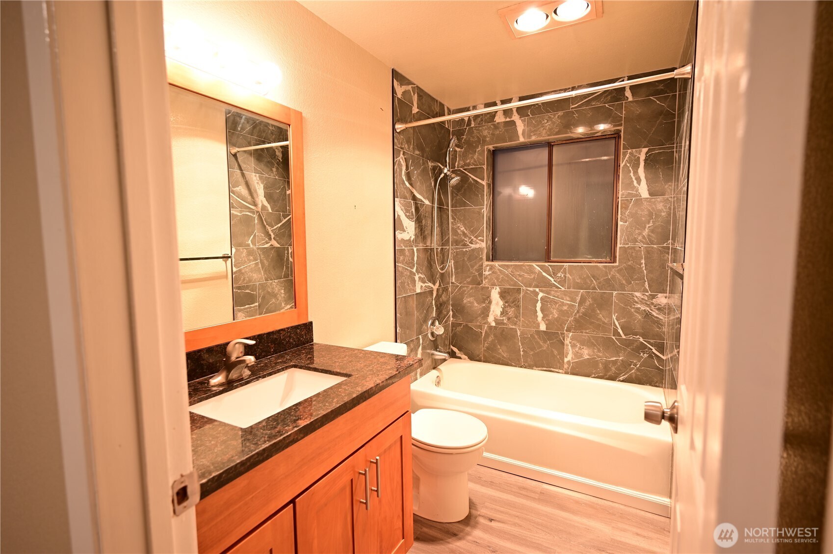1006 North 43rd Street, Unit 201 Seattle, WA 98103 - Photo 8 of 15