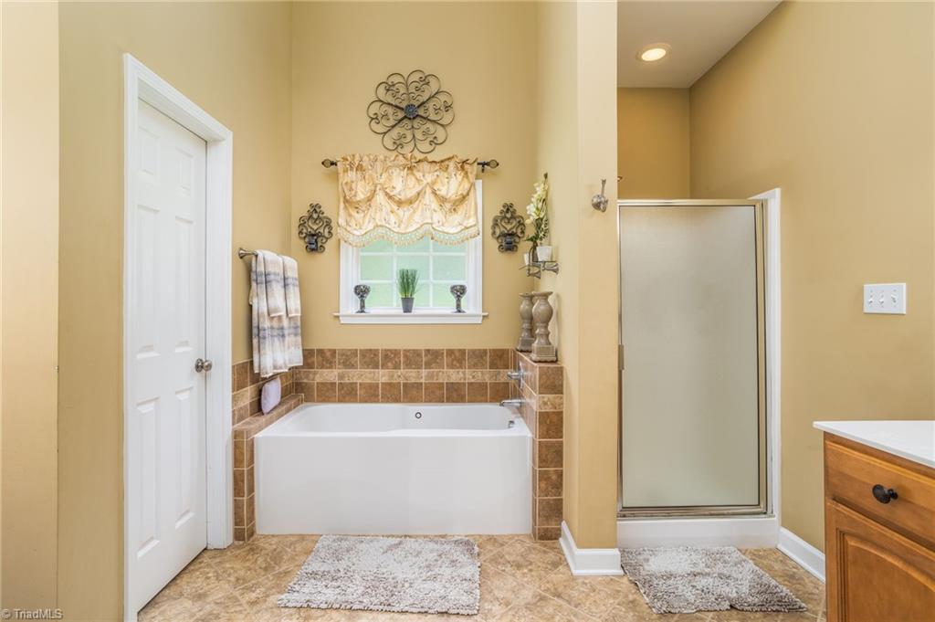 317 Laurel Ridge Lane Lexington, NC 27295 - Photo 12 of 28 Gallery Image 12
