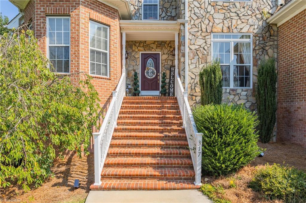 317 Laurel Ridge Lane Lexington, NC 27295 - Photo 3 of 28 Gallery Image 3