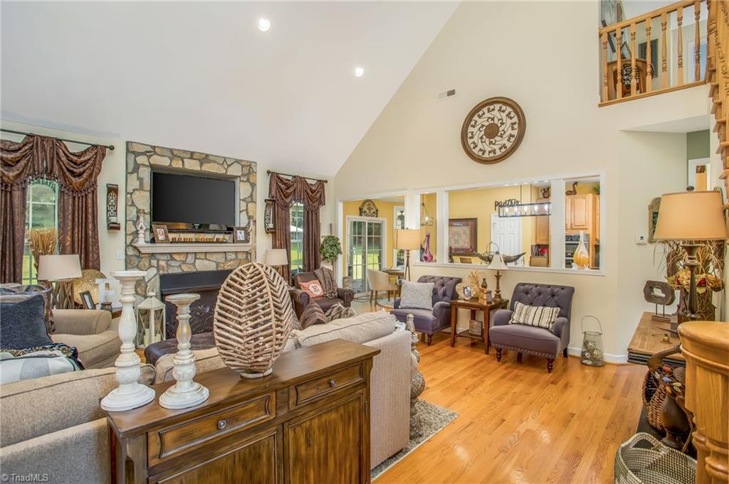 317 Laurel Ridge Lane Lexington, NC 27295 - Photo 4 of 28 Gallery Image 4