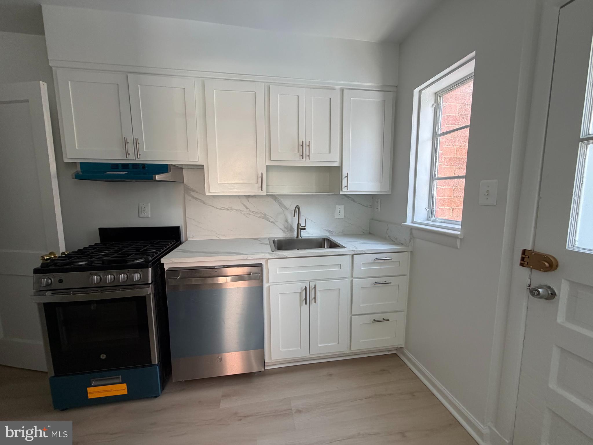 1304 South Walter Reed Drive Arlington, VA 22204 - Photo 12 of 34