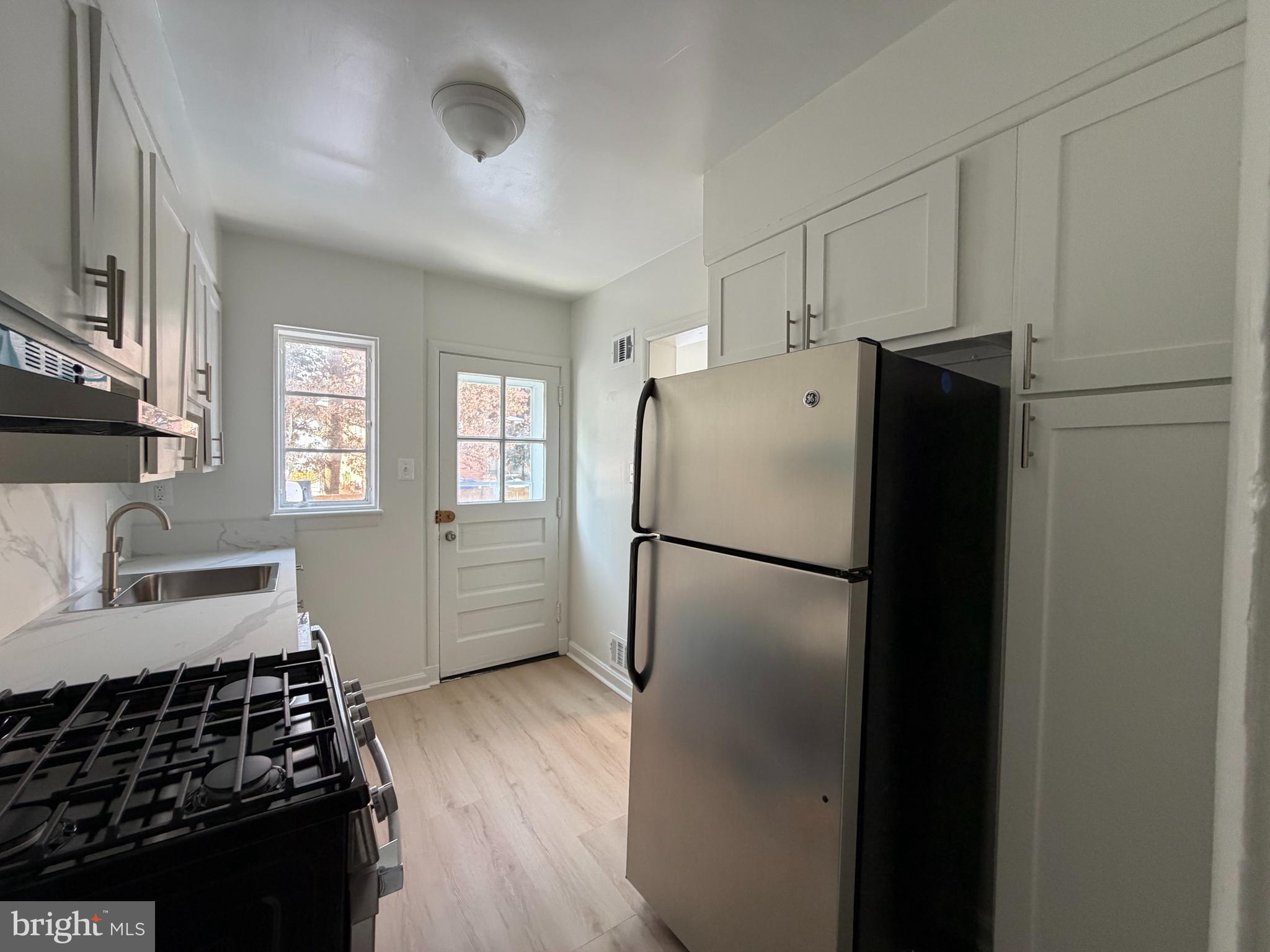 1304 South Walter Reed Drive Arlington, VA 22204 - Photo 13 of 34