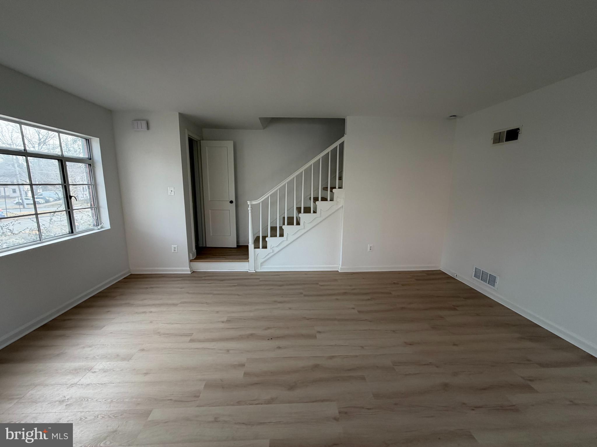 1304 South Walter Reed Drive Arlington, VA 22204 - Photo 3 of 34