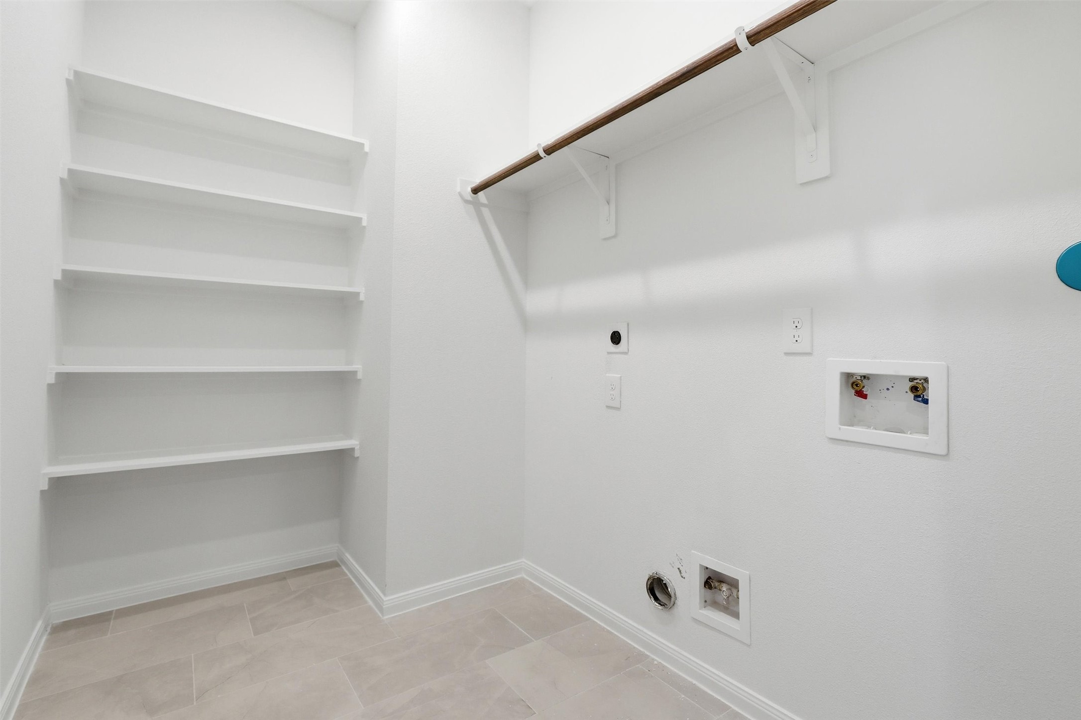 9906 Clark Road Houston, TX 77076 - Photo 11 of 50 a view of an empty room
