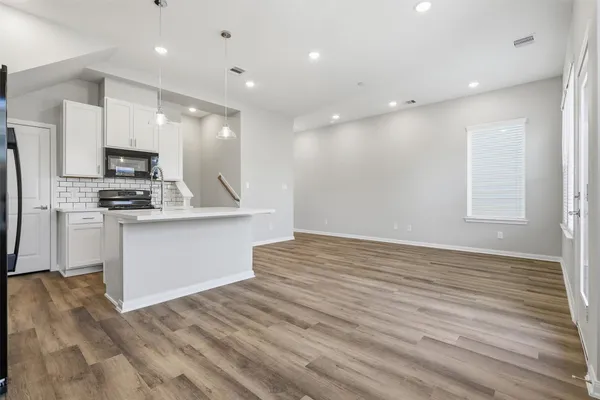 $2,675 | 9906 Clark Road, Houston, TX 77076
