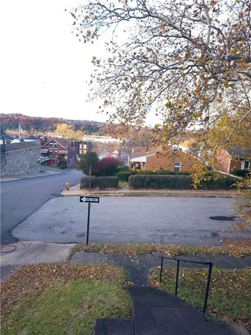 $139,000 | 700 East 10th Avenue, Homestead, PA 15120