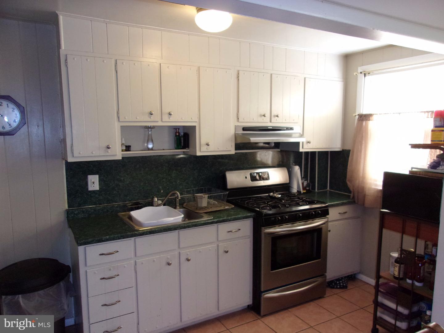 5544 Westford Road Philadelphia, PA 19120 - Photo 4 of 14 Kitchen
