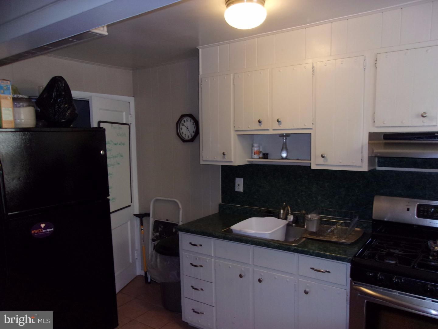 5544 Westford Road Philadelphia, PA 19120 - Photo 5 of 14 Kitchen