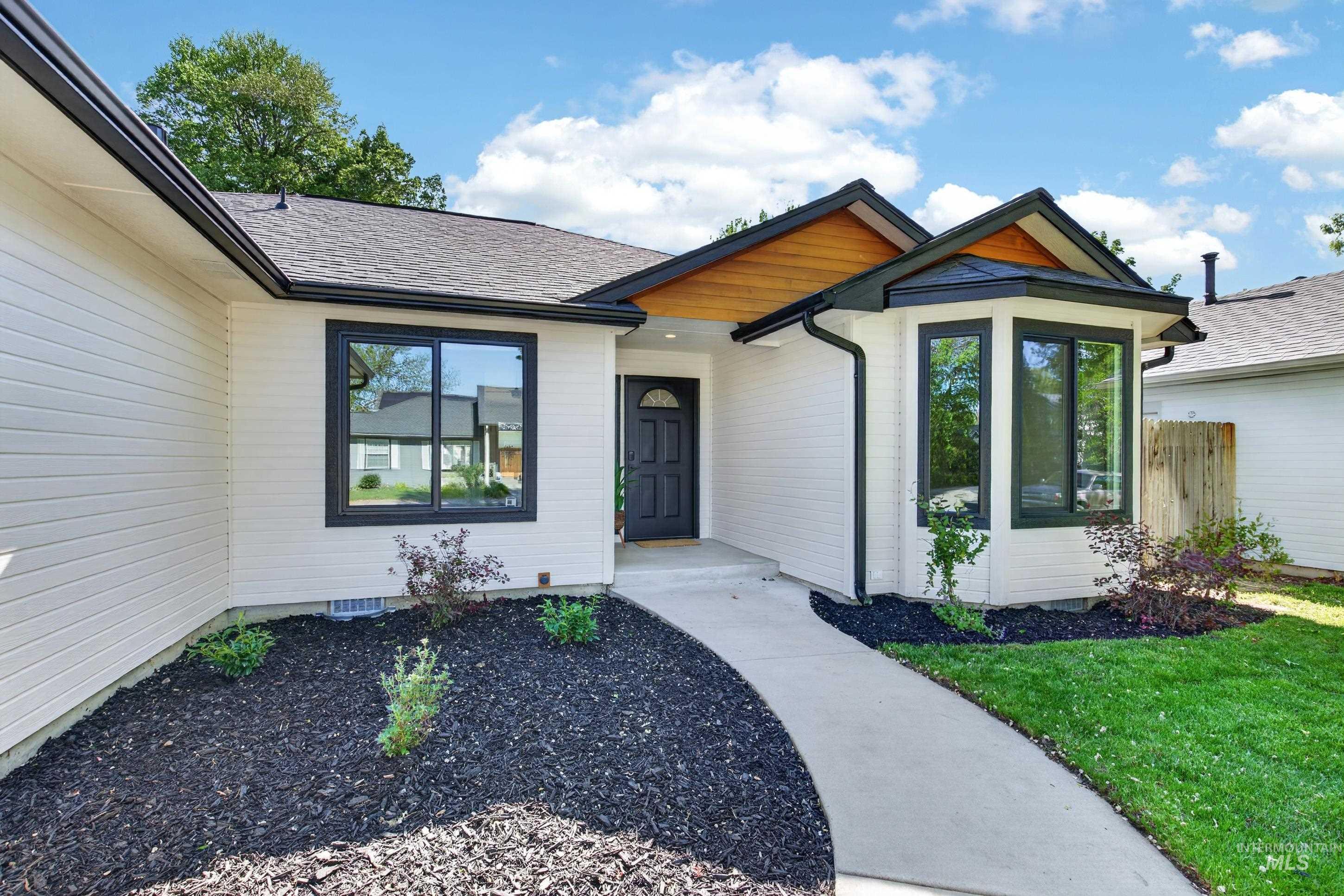 2732 West Good Court Boise, ID 83702 - Photo 3 of 36
