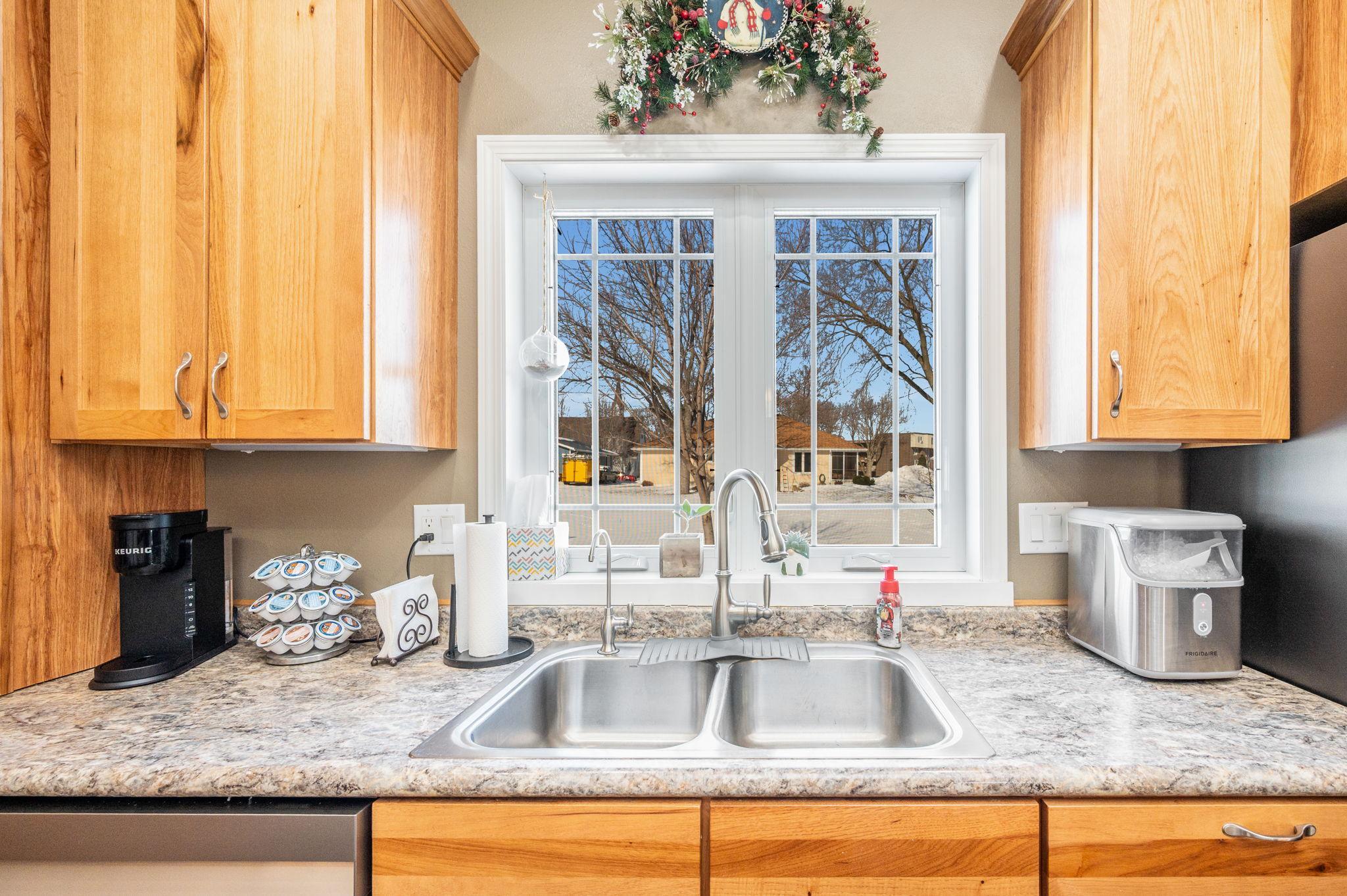 219 East 9th Street Blue Earth, MN 56013 - Photo 12 of 37