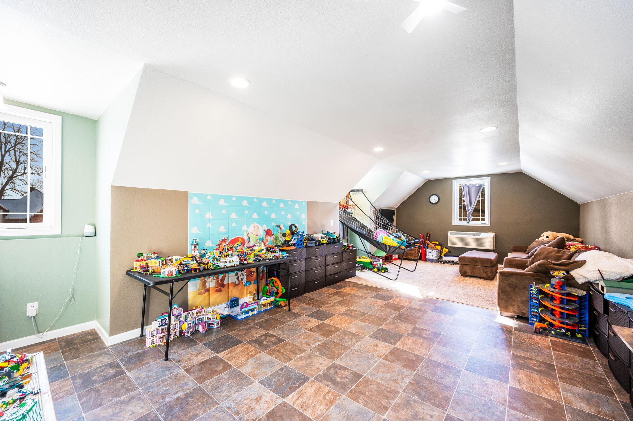 219 East 9th Street Blue Earth, MN 56013 - Photo 26 of 37