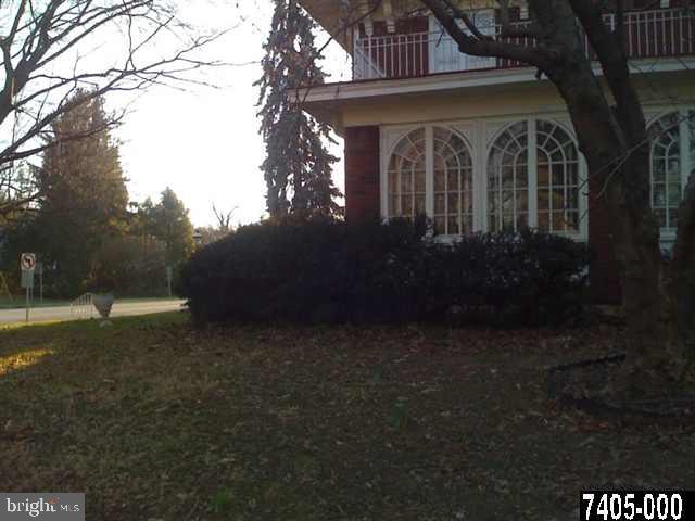 601 Country Road York, PA 17403 - Photo 6 of 17