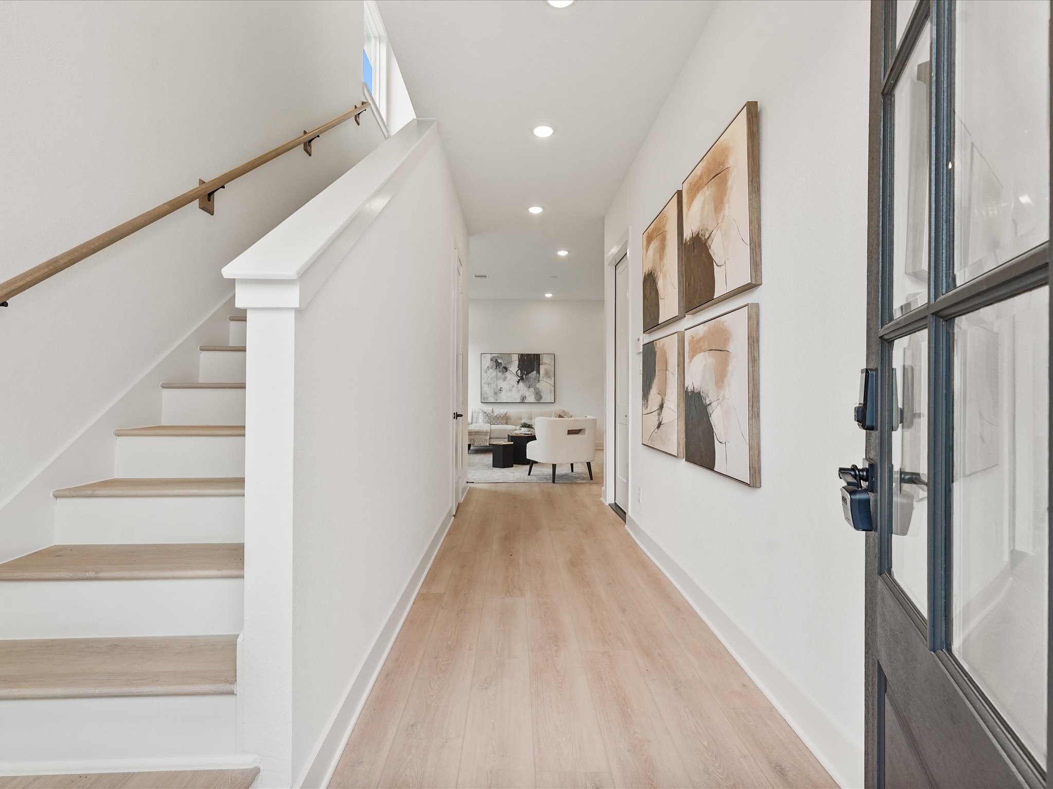 241 Rebecca Street, Unit B Houston, TX 77022 - Photo 4 of 24