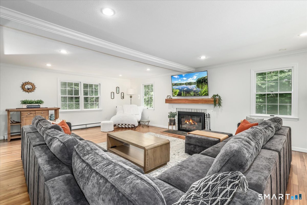 139 Seth Low Mountain Road Ridgefield, CT 06877 - Photo 13 of 40