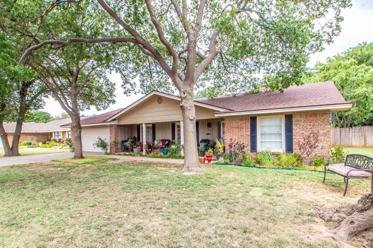 2912 68th Street Lubbock, TX 79413 - Photo 1 of 33 Photo 1