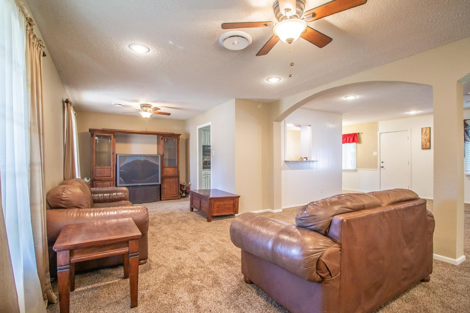 2912 68th Street Lubbock, TX 79413 - Photo 5 of 33 Photo 5