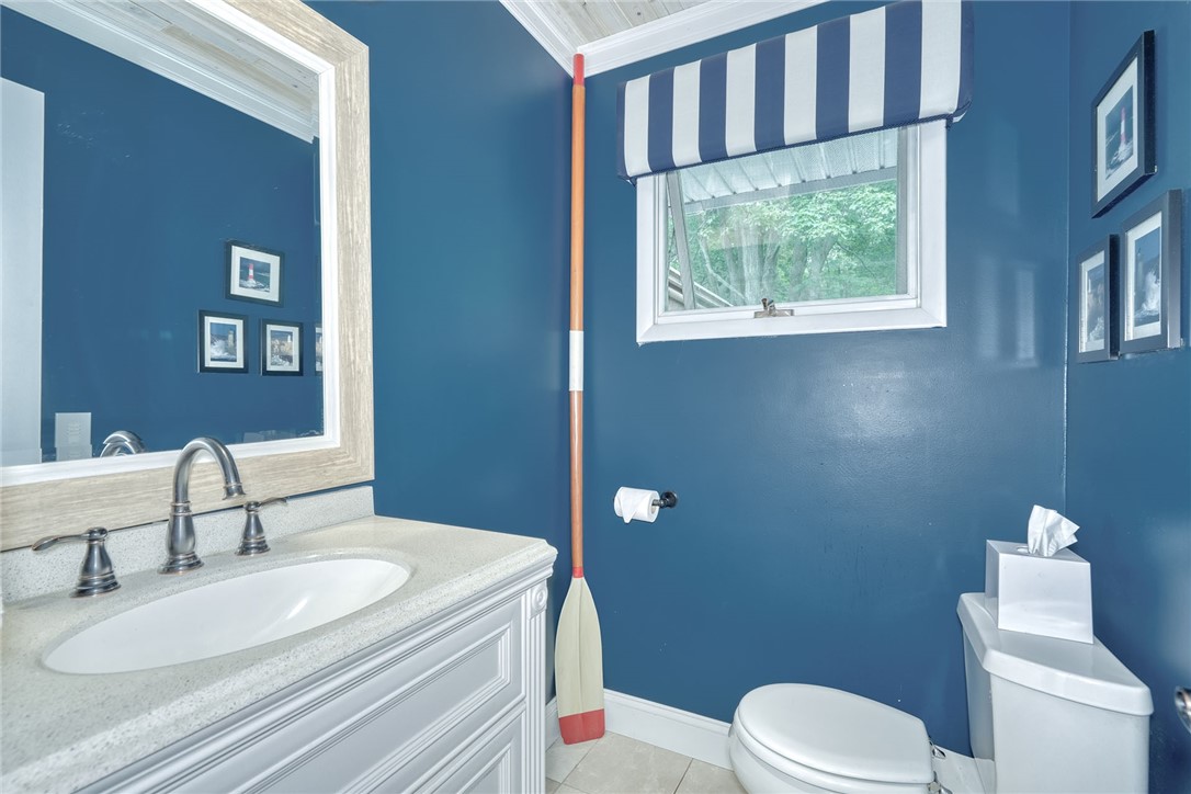 175 Longview Drive Webster, NY 14580 - Photo 20 of 47 1st floor half bath