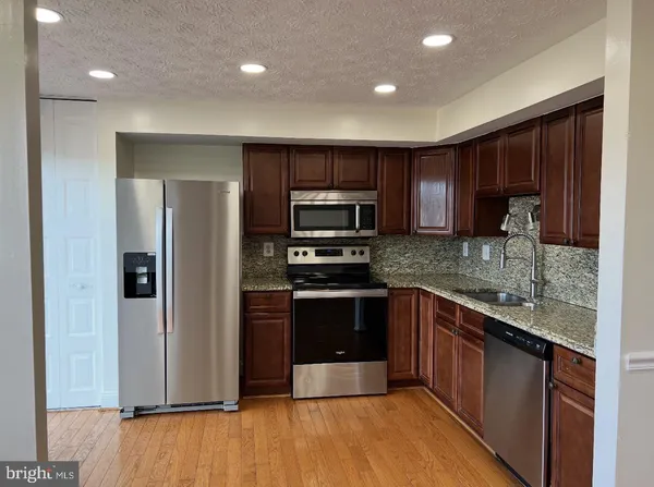 $3,150 | 3737 Keefer Court, Fairfax, VA 22033